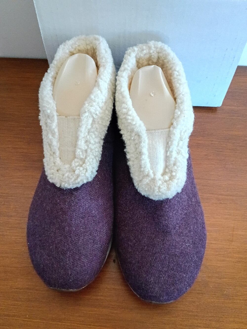 Easy Spirit Cozy Women's Purple Slip-On Slippers with Cream Sherpa Collar